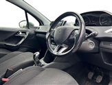 Peugeot 208 Image 6