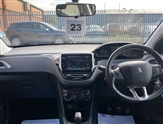 Peugeot 208 Image 3