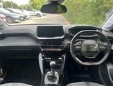Peugeot 208 Image 3
