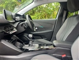 Peugeot 208 Image 6