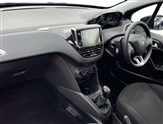 Peugeot 208 Image 2