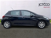 Peugeot 208 Image 4