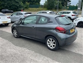 Peugeot 208 Image 2