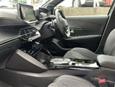 Peugeot 208 Image 3