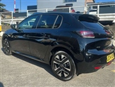 Peugeot 208 Image 2
