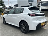 Peugeot 208 Image 2