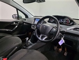 Peugeot 208 Image 4