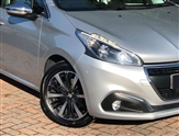 Peugeot 208 Image 2