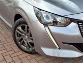 Peugeot 208 Image 2