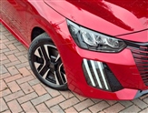 Peugeot 208 Image 2
