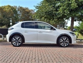 Peugeot 208 Image 5