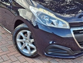Peugeot 208 Image 2