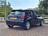 Peugeot 208 Image 6