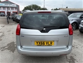 Peugeot 5008 Image 6