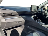 Peugeot 5008 Image 2