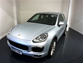 Porsche Cayenne Image 2