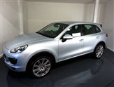 Porsche Cayenne Image 3