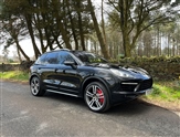 Porsche Cayenne Image 2