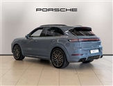 Porsche Cayenne Image 2