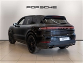 Porsche Cayenne Image 2