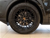 Porsche Cayenne Image 4
