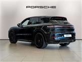 Porsche Cayenne Image 2