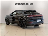 Porsche Cayenne Image 2