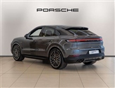 Porsche Cayenne Image 2