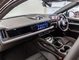 Porsche Cayenne Image 3