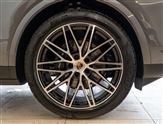 Porsche Cayenne Image 4