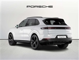 Porsche Cayenne Image 2