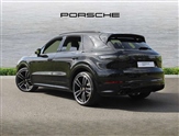 Porsche Cayenne Image 2