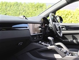 Porsche Cayenne Image 3