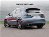 Porsche Cayenne Image 2