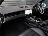 Porsche Cayenne Image 3