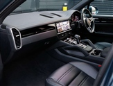 Porsche Cayenne Image 3