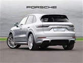 Porsche Cayenne Image 2