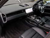 Porsche Cayenne Image 3