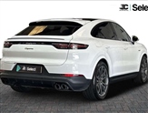 Porsche Cayenne Image 2