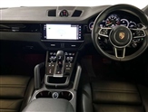 Porsche Cayenne Image 5