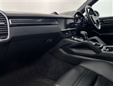 Porsche Cayenne Image 6