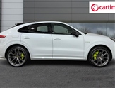 Porsche Cayenne Image 2