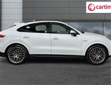 Porsche Cayenne Image 2