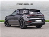 Porsche Cayenne Image 2