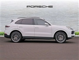 Porsche Cayenne Image 3