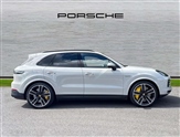 Porsche Cayenne Image 2