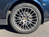 Porsche Cayenne Image 4