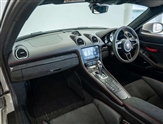 Porsche Cayman Image 3