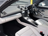 Porsche Cayman Image 3