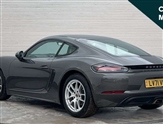 Porsche Cayman Image 5